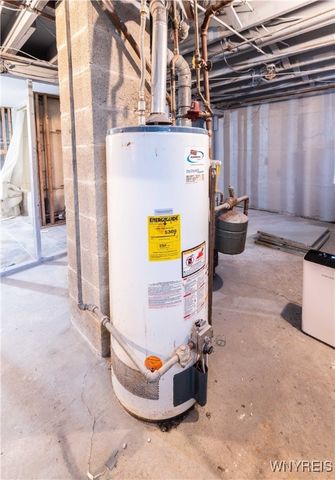 33 Lerczak Drive, Evans, NY 14006