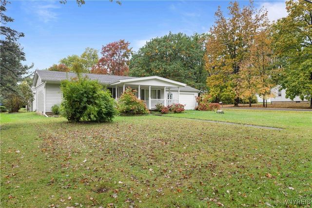 33 Lerczak Drive, Evans, NY 14006