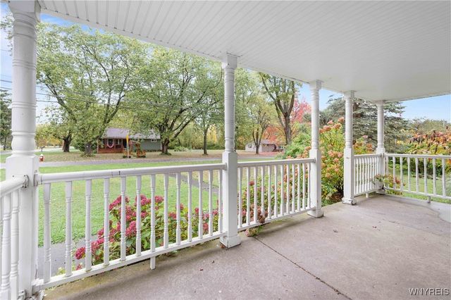 33 Lerczak Drive, Evans, NY 14006