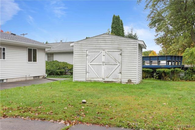 33 Lerczak Drive, Evans, NY 14006