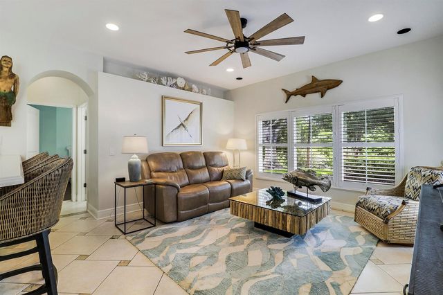 654 NE Little Kayak Point, Port Saint Lucie, FL 34983