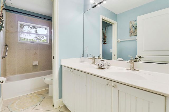 654 NE Little Kayak Point, Port Saint Lucie, FL 34983