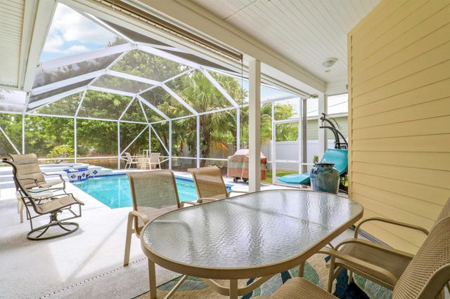 654 NE Little Kayak Point, Port Saint Lucie, FL 34983