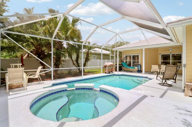 654 NE Little Kayak Point, Port Saint Lucie, FL 34983