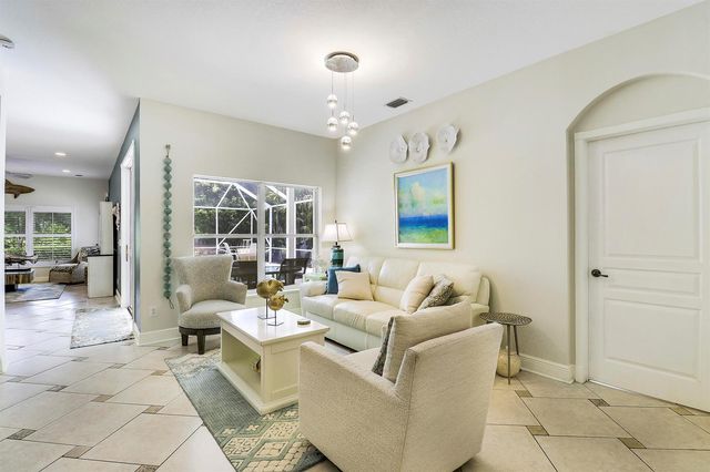 654 NE Little Kayak Point, Port Saint Lucie, FL 34983