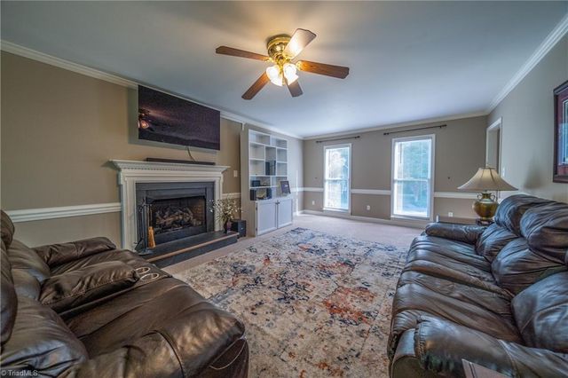 1930 Glenridge Drive, Kernersville, NC 27284