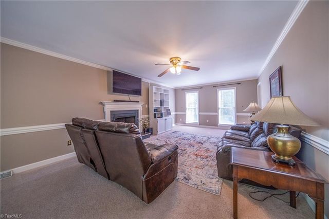 1930 Glenridge Drive, Kernersville, NC 27284
