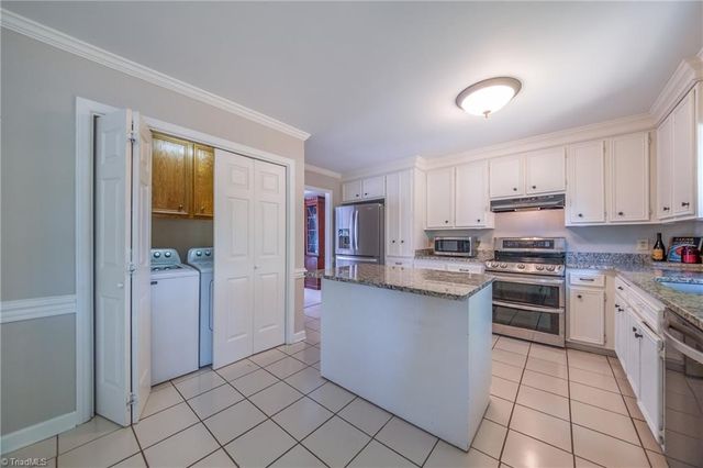 1930 Glenridge Drive, Kernersville, NC 27284