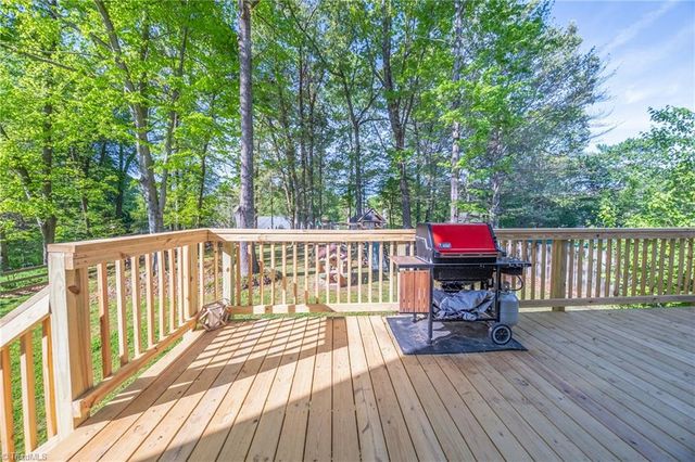 1930 Glenridge Drive, Kernersville, NC 27284