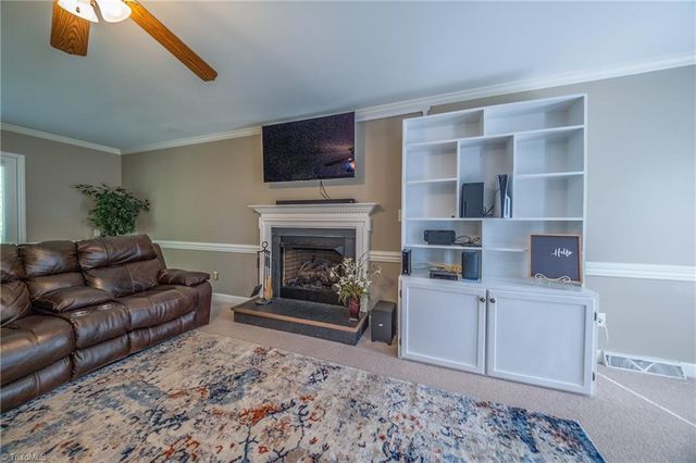 1930 Glenridge Drive, Kernersville, NC 27284