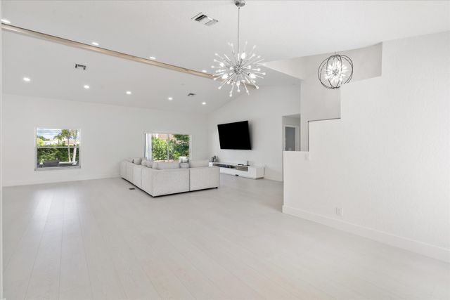 3780 Cypress Lake Drive, Lake Worth, FL 33467