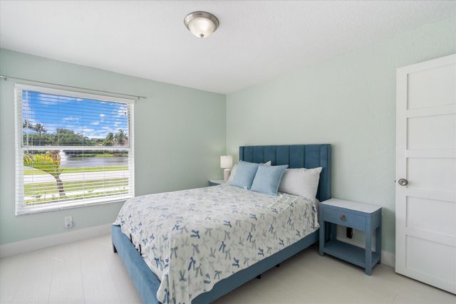 3780 Cypress Lake Drive, Lake Worth, FL 33467