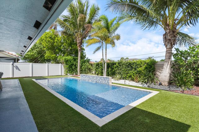 3780 Cypress Lake Drive, Lake Worth, FL 33467