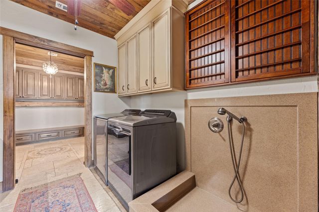 1000 River Trace Drive, Columbus, TX 78934