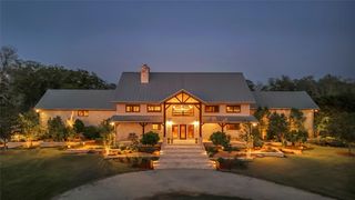1000 River Trace Drive, Columbus, TX 78934
