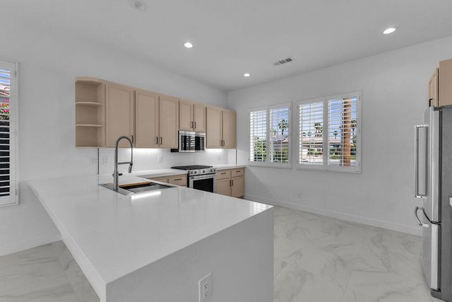 74613 Waterlily Circle, Palm Desert, CA 92260