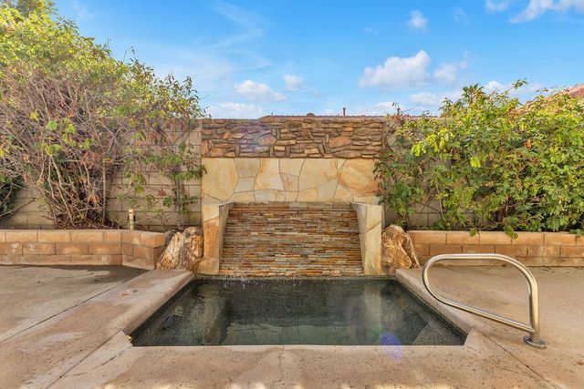 74613 Waterlily Circle, Palm Desert, CA 92260