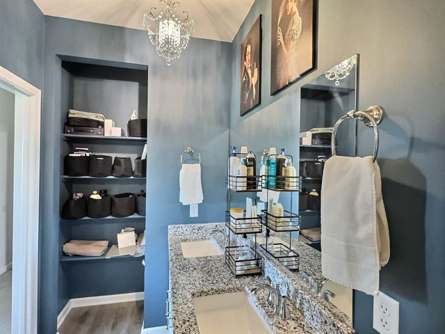 1705 Casey, Newton, KS 67114