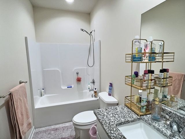 1705 Casey, Newton, KS 67114