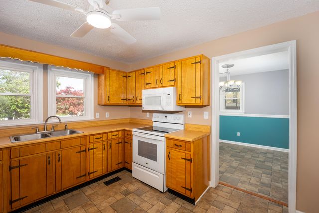 1616 Roberson Road, Hixson, TN 37343