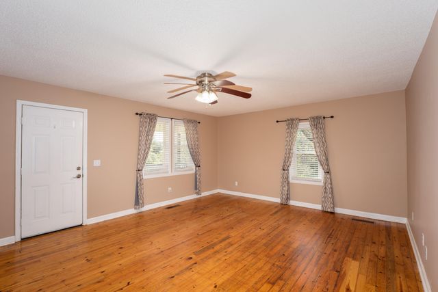 1616 Roberson Road, Hixson, TN 37343