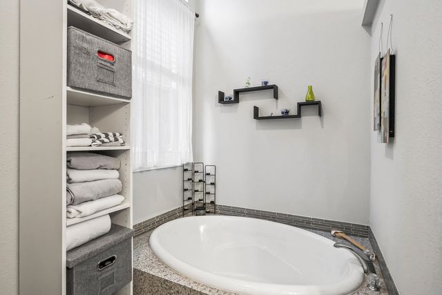 19930 Limelight Drive 421, Bend, OR 97702