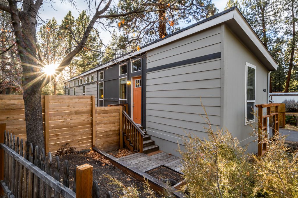 19930 Limelight Drive 421, Bend, OR 97702