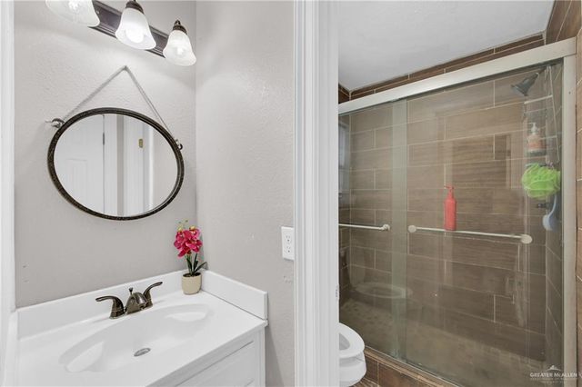 1300 Kika De La Garza Street, Edcouch, TX 78538