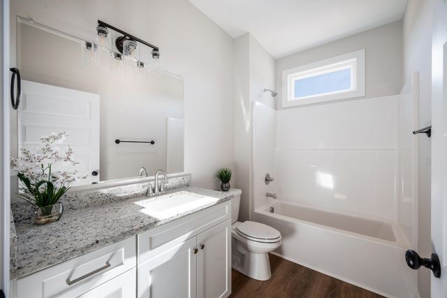 10510 Leesville RD, Lynch Station, VA 24571