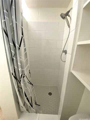 94-099 Waipahu Street B318, Waipahu, HI 96797