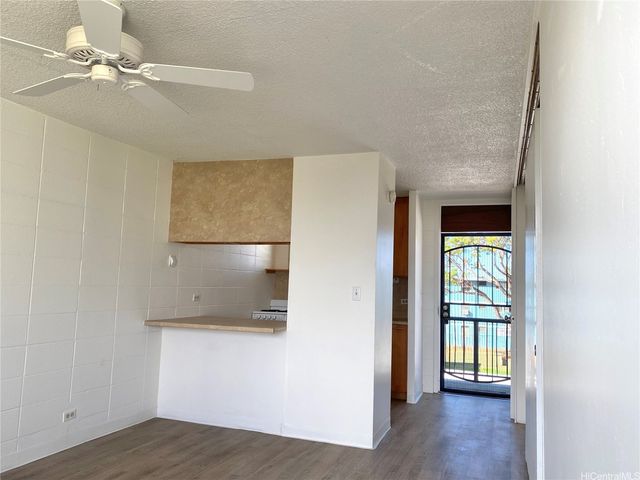 94-099 Waipahu Street B318, Waipahu, HI 96797