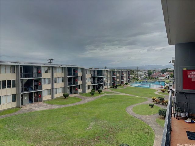 94-099 Waipahu Street B318, Waipahu, HI 96797