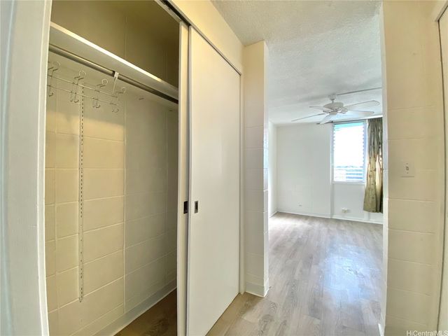 94-099 Waipahu Street B318, Waipahu, HI 96797