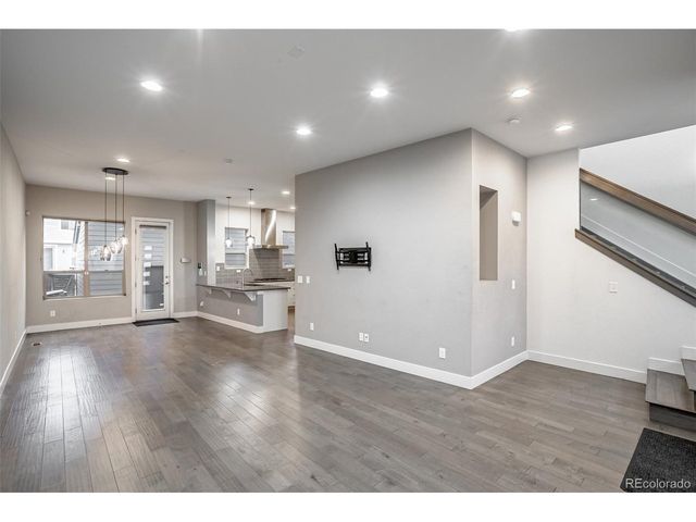 5540 Valentia Ct, Denver, CO 80238