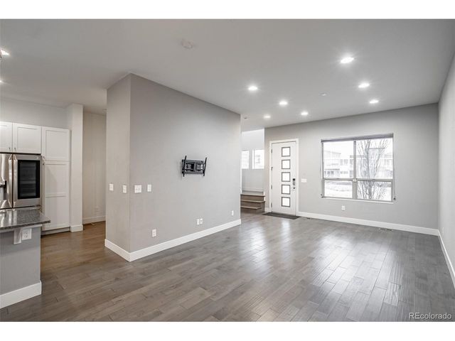 5540 Valentia Ct, Denver, CO 80238