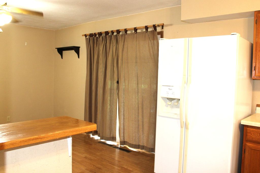 Image 15 of property listing at 615 N Indiana Avenue, Salem, IL 62881