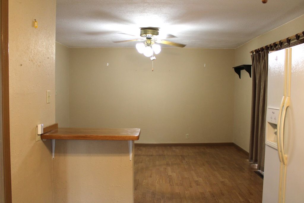 Image 16 of property listing at 615 N Indiana Avenue, Salem, IL 62881