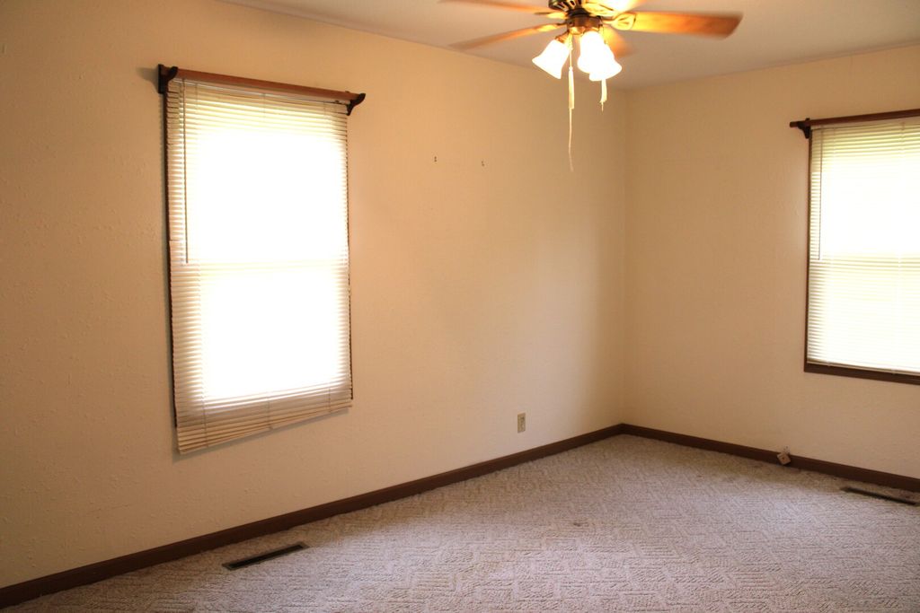 Image 22 of property listing at 615 N Indiana Avenue, Salem, IL 62881