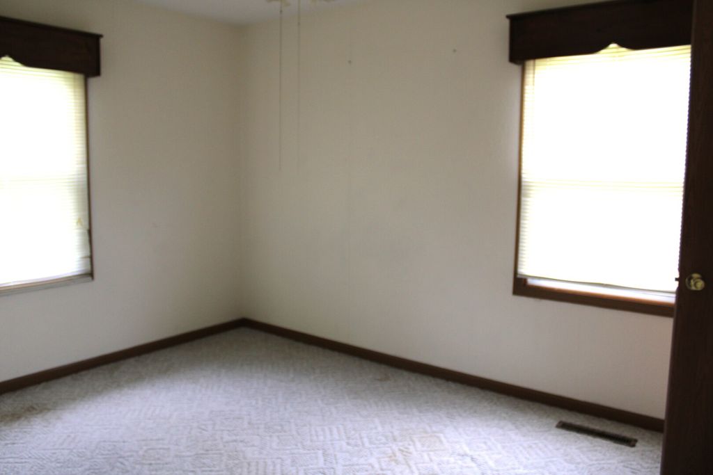 Image 24 of property listing at 615 N Indiana Avenue, Salem, IL 62881