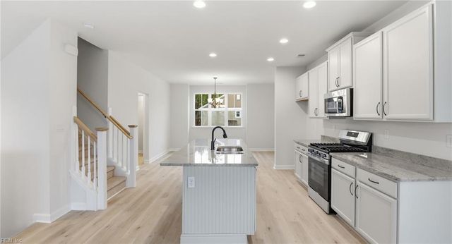 4301 Abercorn Dr Unit 100, Suffolk, VA 23435