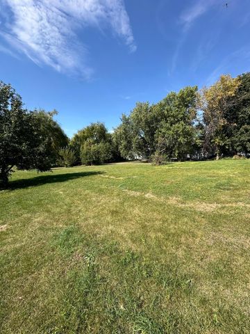 1102 Boxelder Street, Mountain Lake, MN 56159