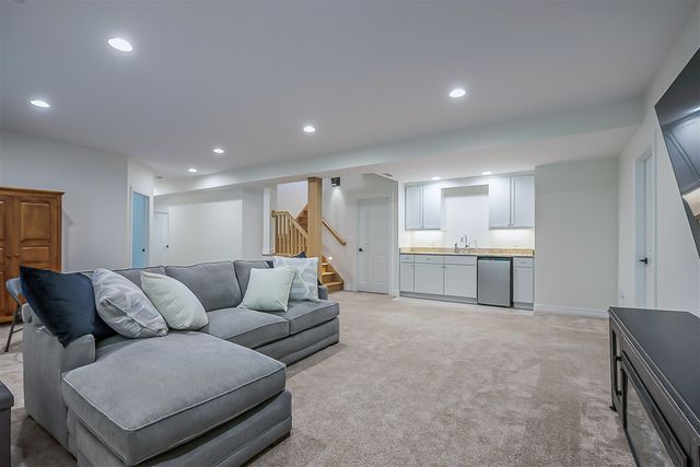 1411 Whispering Maples Drive, Ann Arbor, MI 48108