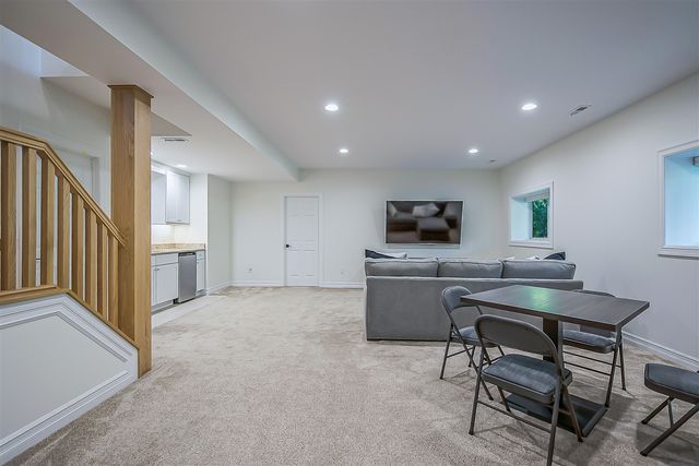 1411 Whispering Maples Drive, Ann Arbor, MI 48108