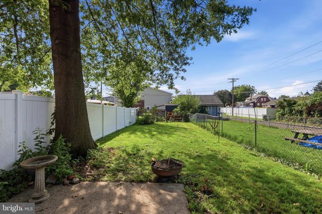 228 N AMBLER ST, Quakertown, PA 18951