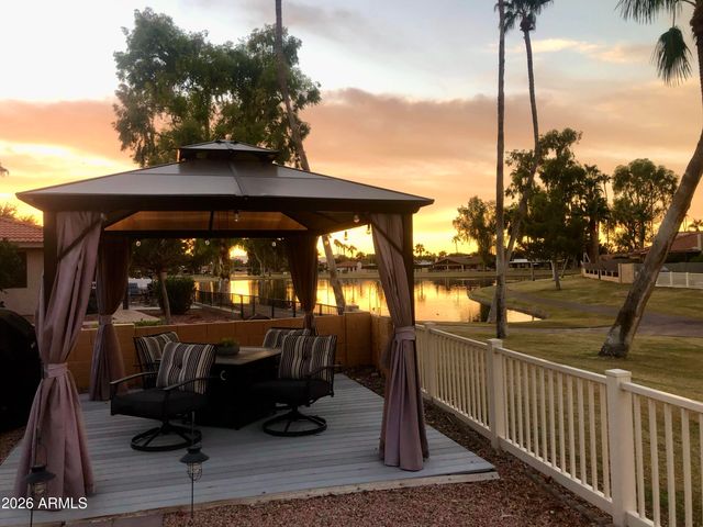 10018 E Watford Way, Sun Lakes, AZ 85248