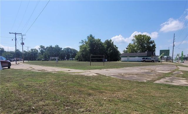 519 E TUNICA Drive, Marksville, LA 71351