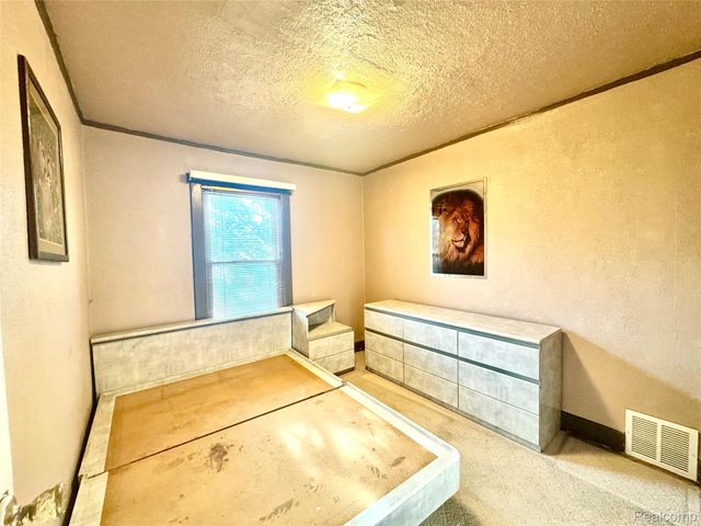 19307 Fleming Street, Detroit, MI 48234