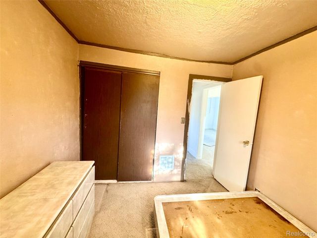 19307 Fleming Street, Detroit, MI 48234