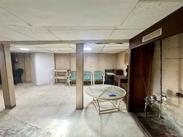 19307 Fleming Street, Detroit, MI 48234