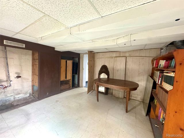 19307 Fleming Street, Detroit, MI 48234